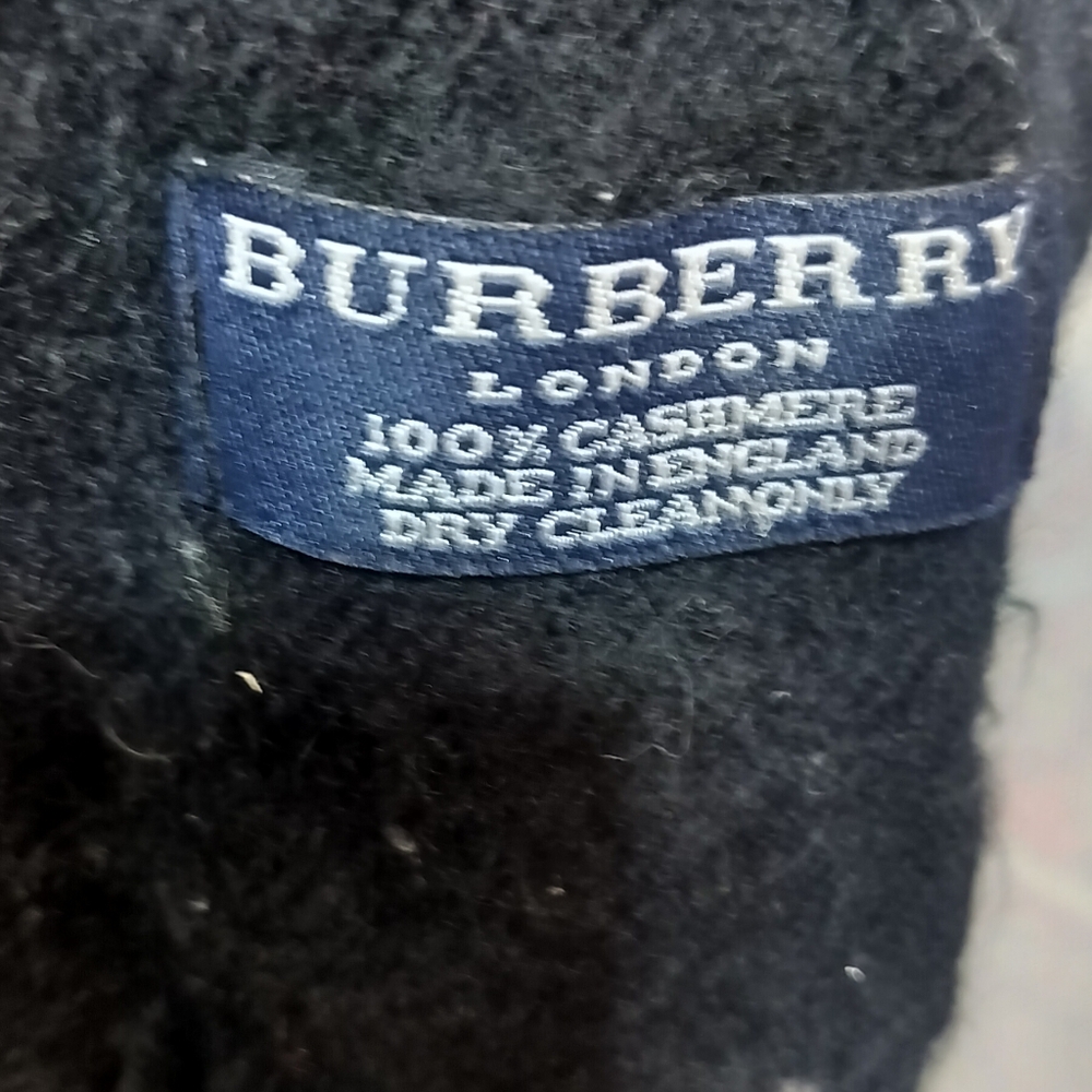Cashmere Burberry scarf